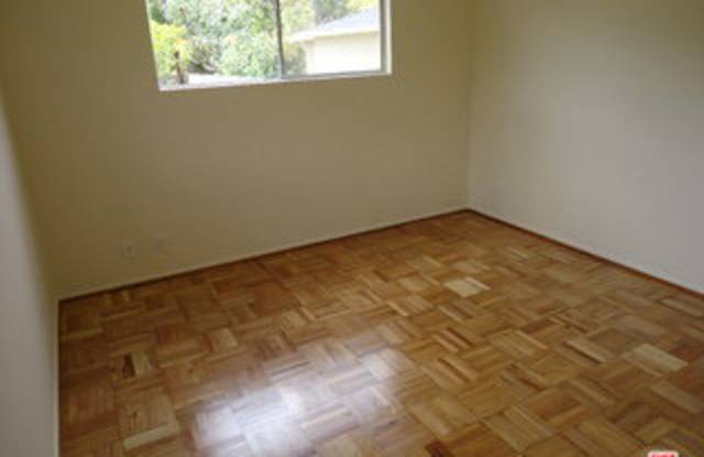 1929 Stoner Avenue Gallery 2