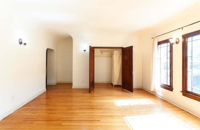 1901 N. Commonwealth Ave, Apt, 5 #5 Gallery 4