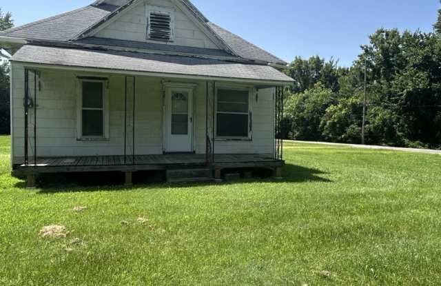 Cute 1 BR/1 BA House - Corner Lot & Off-Street Parking! photos photos
