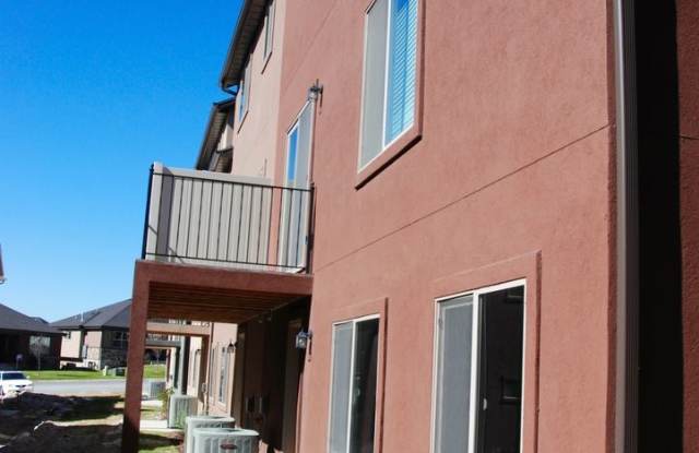 2657 N Elm Dr. Gallery 2