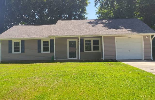 Nice 3 bedroom 2 bath In Brook Valley - 412 Estate Drive, Jacksonville, NC 28540