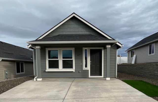 New Single Level Home! - 3675 South Quay Street, Kennewick, WA 99338