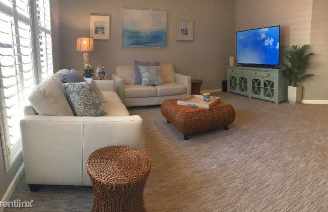 1736 Woodbine Place Gallery 3