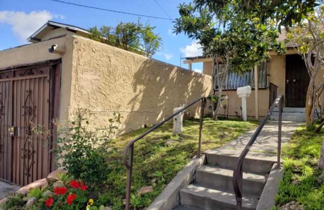 4717 Arizona Street Gallery 2
