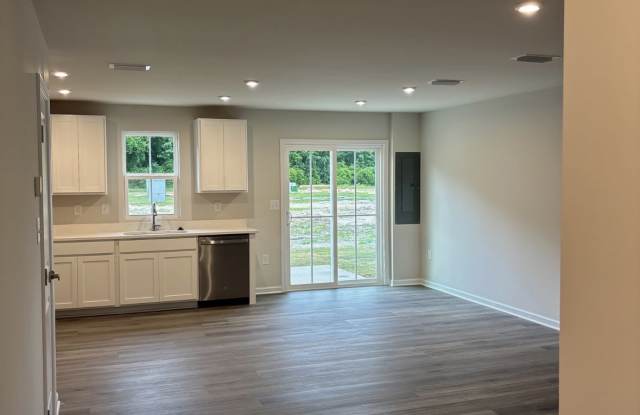 3304 Penguin Circle Gallery 3