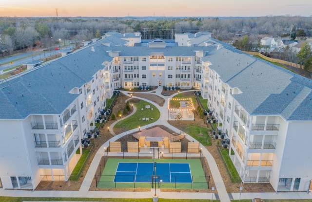 Sage Highland Creek - 55+ Active Adult Apartment Homes Gallery 2