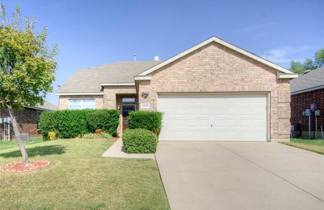 4629 Indian Rock Drive - 4629 Indian Rock Drive, Fort Worth, TX 76244