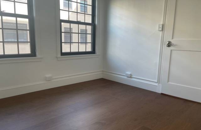 FREE MONTH  & NO FEE Harvard Sq Studio Brand New Renovation, Gallery 4