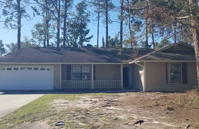 3 Bedroom 2 Bathroom home available now in Valdosta, GA - 921 Worth Avenue, Valdosta, GA 31602