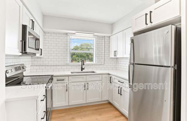 300 South Nimbus Avenue - 7 photos photos 300 South Nimbus Avenue - 7 photos photos