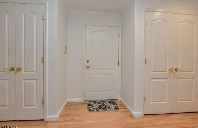 203 Central Park Pl Gallery 3