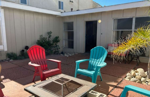 2 Bedroom + 1 Bathroom Bungalow | Sunsets and Sand | Hollywood Beach | FURNISHED photos photos