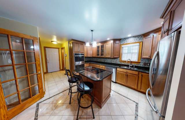 Beautiful Spacious Single-Family Home in Beaver Hills | 8-bed 3.5-bath - 1578 Ella T Grasso Boulevard, New Haven, CT 06511