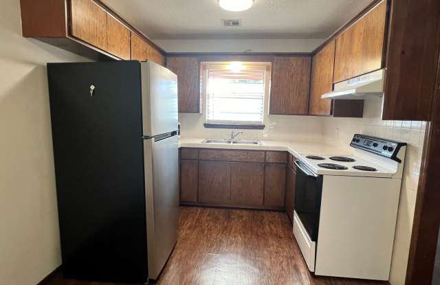 Duplex for rent in Norman + Refrigerator included Gallery 1