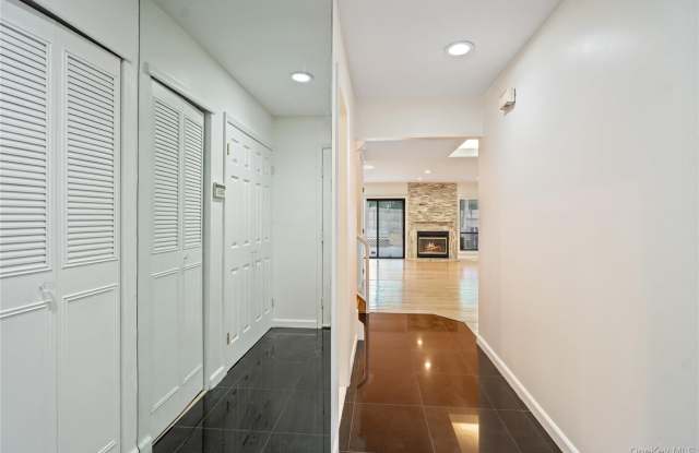 236 Hamlet Drive - 236 Hamlet Drive, Jericho, NY 11753