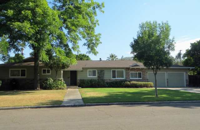 Spacious custom home on a large lot offering many updates and nice amenities. Bonus room, utility room, spacious bedrooms + generous updated amenities. photos photos