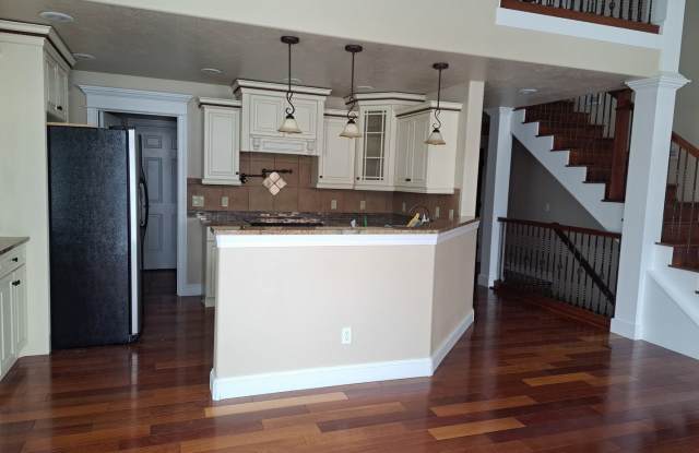 Must see 2br 2.5 bath in the Heights! photos photos