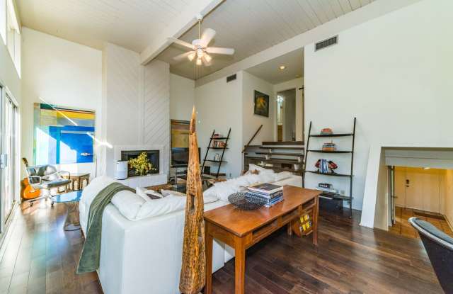 FURNISHED 2-BEDROOM TERRELL HEIGHTS CONDO photos photos