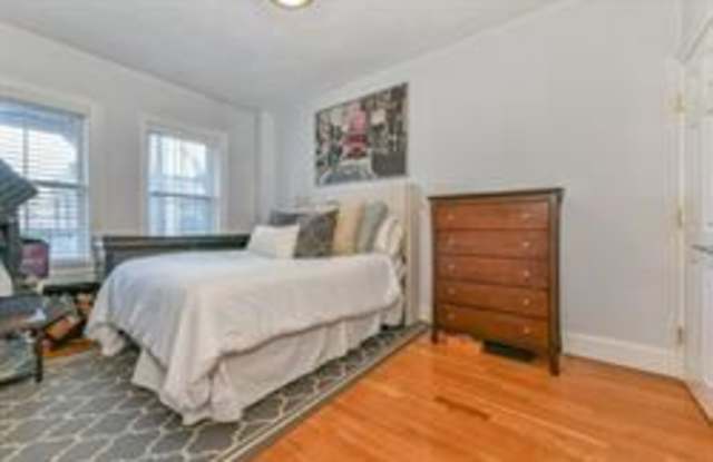 106 Union Park St Gallery 4