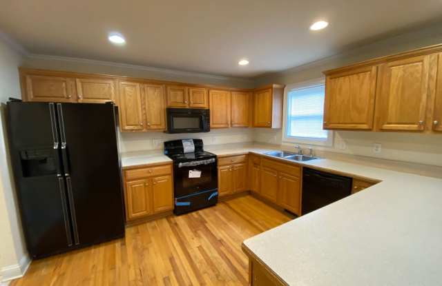 PRE-LEASING FOR AUGUST 6TH 2027! Gallery 4