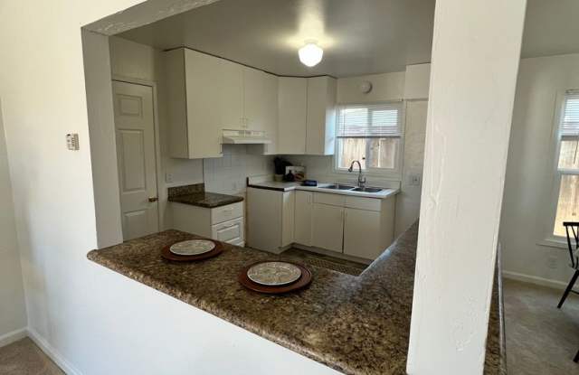 Great 2 Bedroom Corner Lot House Seaside photos photos