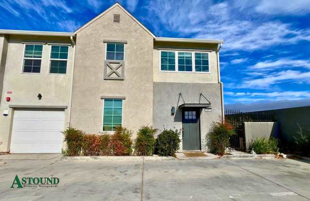 467 East Santa Fe Avenue - 1 photos photos