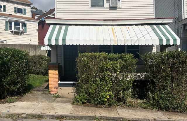 Updated 2BR house with off street parking! Gallery 4