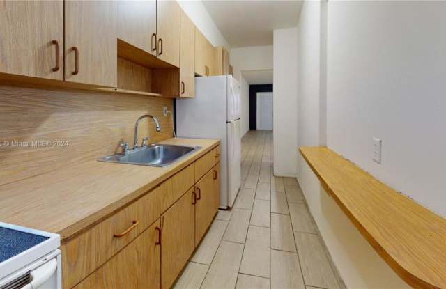 1451 NE 170th St # 105A photos photos
