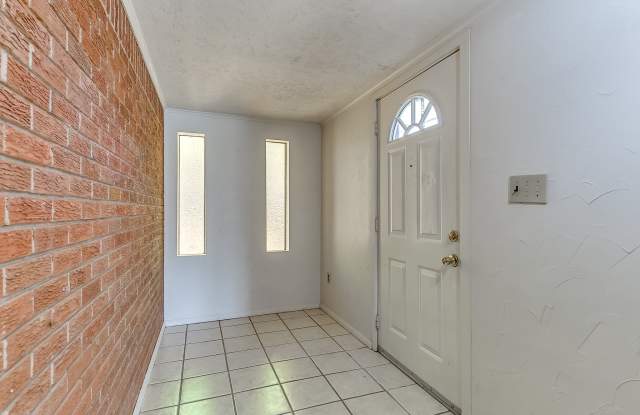 316 W Bass Avenue Gallery 4