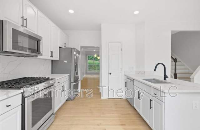 77 Arell Ct Gallery 3