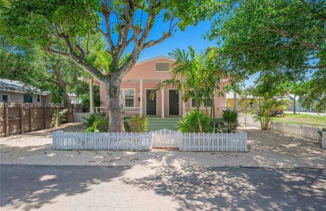 3826 Oak Avenue photos photos