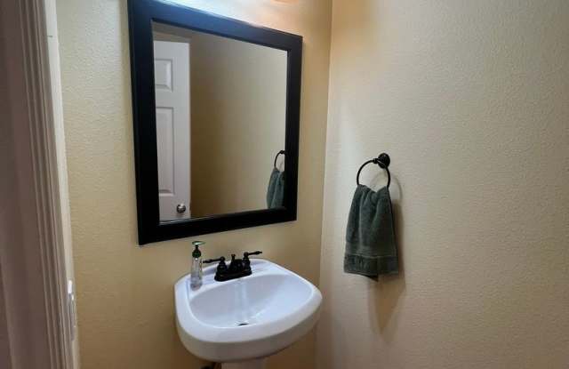 2BD 2BA Condo in Beautiful Downtown Lynden! photos photos 2BD 2BA Condo in Beautiful Downtown Lynden! photos photos