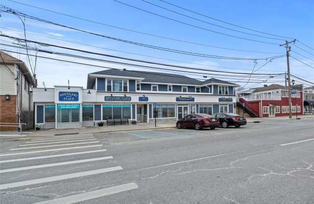 14 Bayville Avenue unit: 4 photos photos