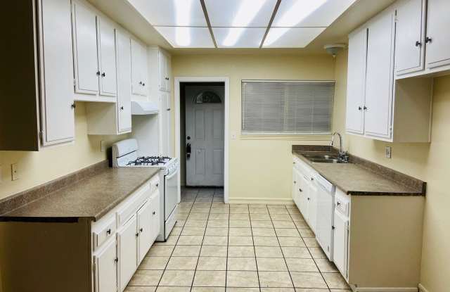 44352 Downsview Road Gallery 4