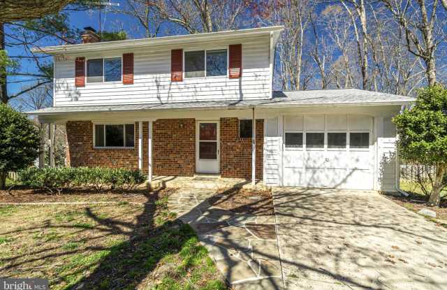 10022 BLACK CT - 10022 Black Court, Kings Park West, VA 22032
