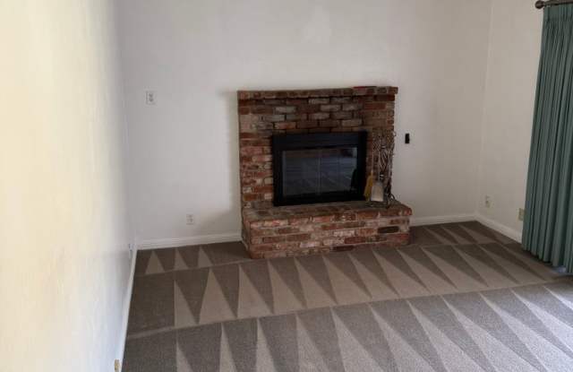 AVAILABLE NOW! | $4,150 / Stunning 4BR/2BA Family Home in Dublin! Gallery 4