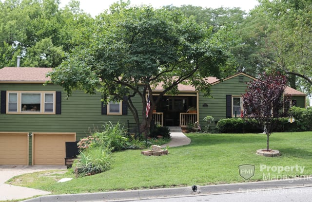 6524 Craig St - 6524 Craig Street, Merriam, KS 66202