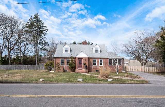 1 Central Street - 1 Central Street, Greenlawn, NY 11740