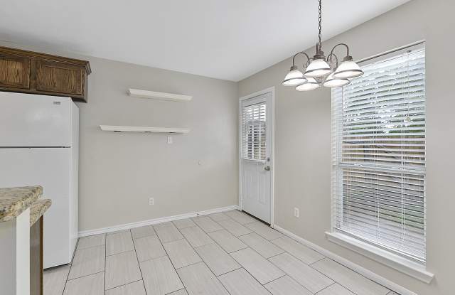 1216 Oney Hervey Drive - 1218 Gallery 3