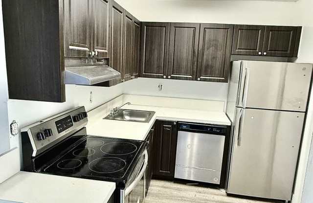 Cross Creek Apartments Gallery 1