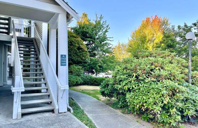 Spacious Top-Floor 3-Bedroom Condo photos photos