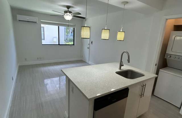 914 NE 15th Avenue photos photos