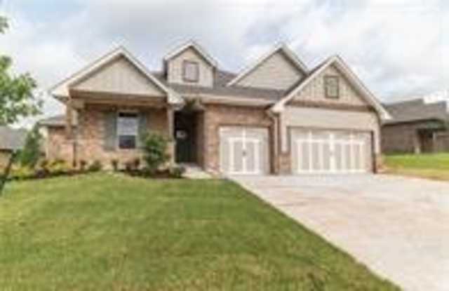 Gorgeous 4 bed 3 bath home in East Edmond- Storm Shelter Gallery 1