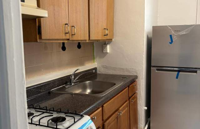689 Sanford Ave photos photos