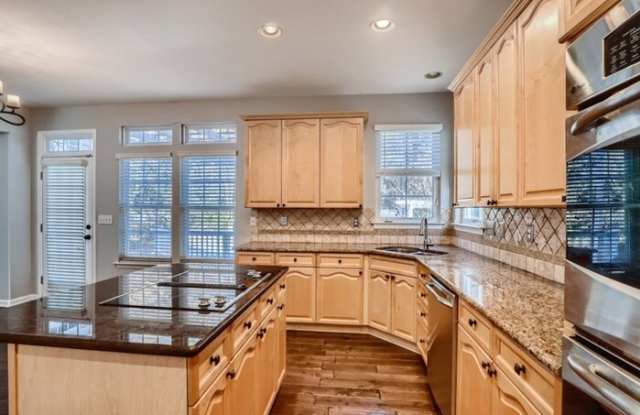 15510 Robsart Court Gallery 3