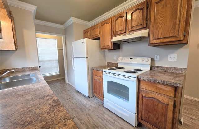 1005 S 24th Place Gallery 3