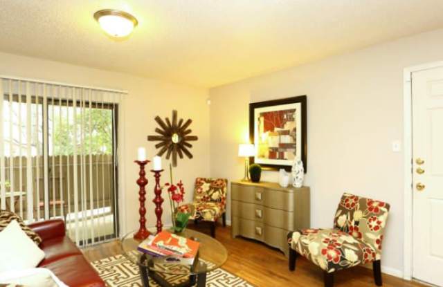 6093 De Zavala Rd Gallery 1