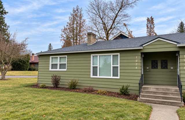 Charming South Hill Duplex with Hardwood Floors & Bonus Living Space Gallery 1