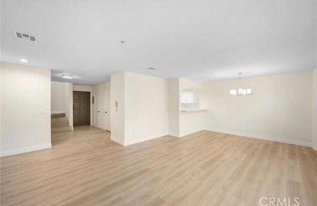 918 East Harvard Street Gallery 3