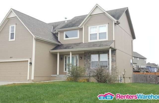 1315 South West Georgetown Drive - 1315 SW Georgetown Dr, Lee's Summit, MO 64082